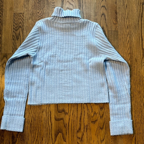 Cropped Sweater - Picture 6 of 6